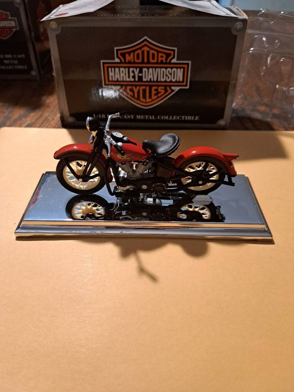 Vintage 2001 Harley-Davidson Maisto Avon 1936 LEL Knucklehead Diecast Motorcycle - Picture 4 of 6